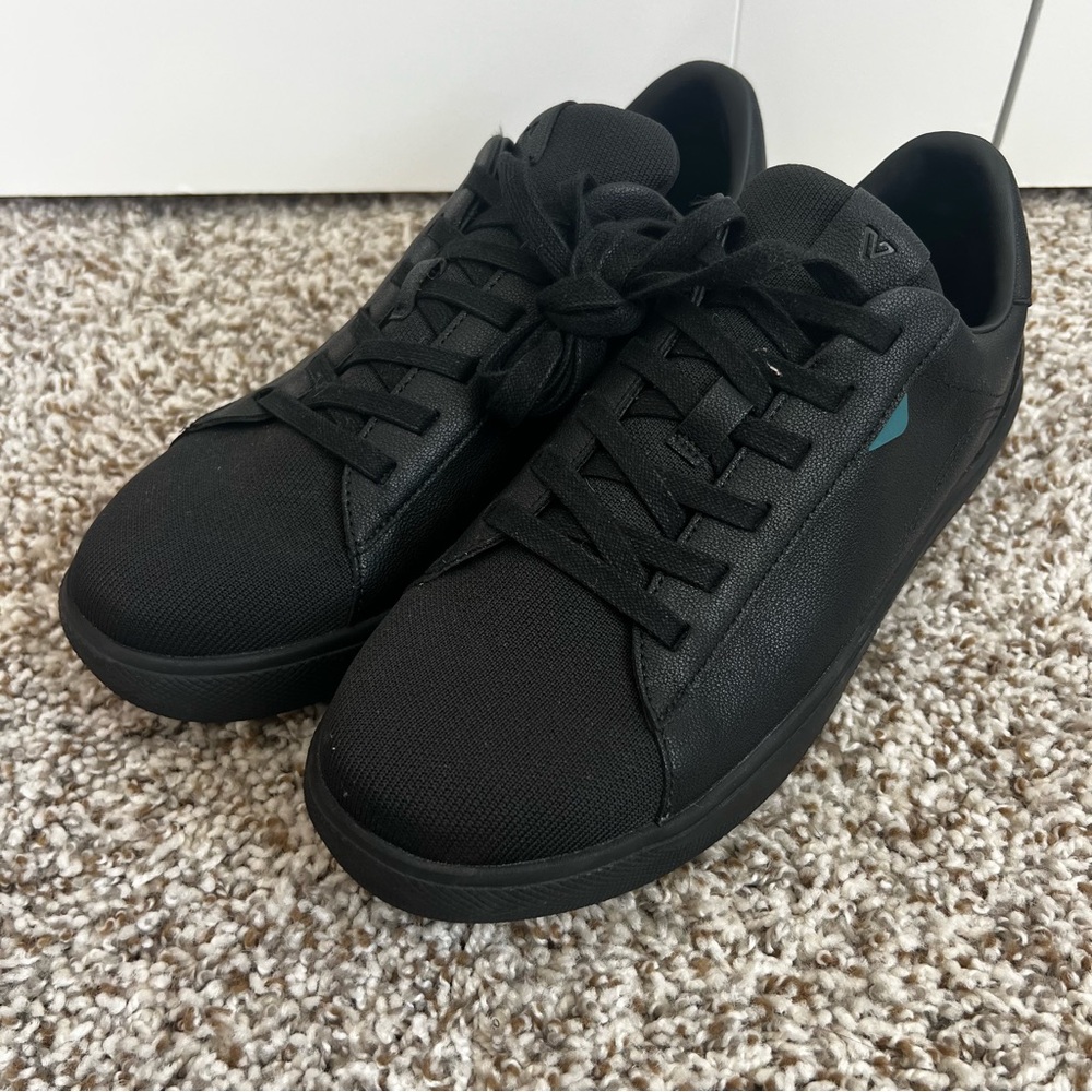 Vessi Men’s Soho Waterproof Travel Sneaker Black Sz 8